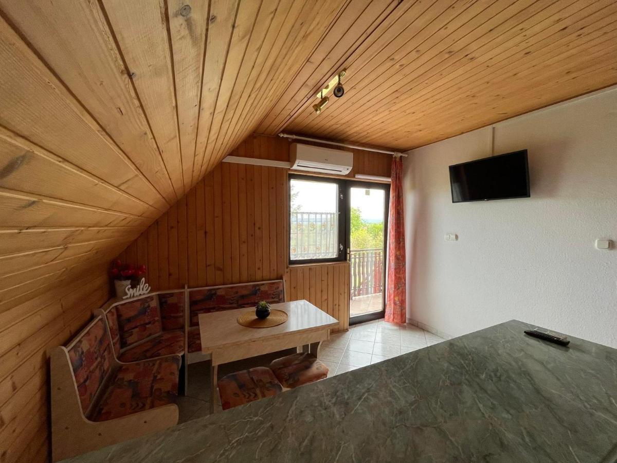 Panna Apartmanhaz バラトンレッレ エクステリア 写真